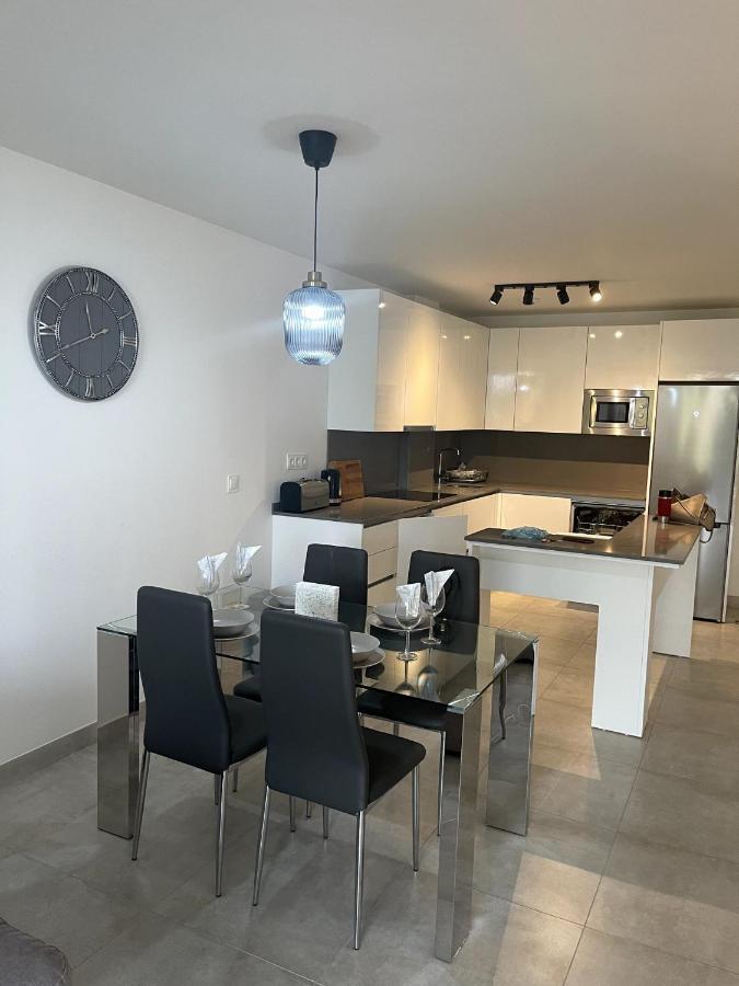 2-Bedroom-Apartment With A Terrace, Pool, Gym Малага Экстерьер фото