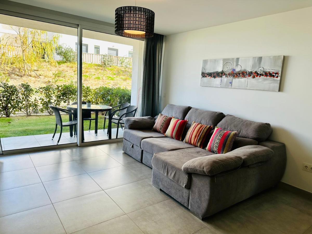 2-Bedroom-Apartment With A Terrace, Pool, Gym Малага Экстерьер фото