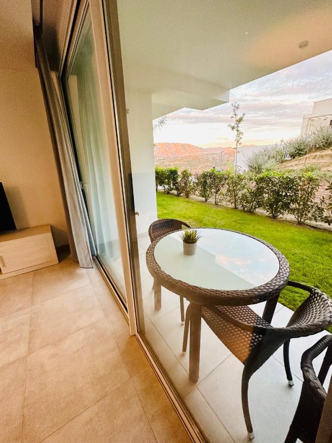 2-Bedroom-Apartment With A Terrace, Pool, Gym Малага Экстерьер фото